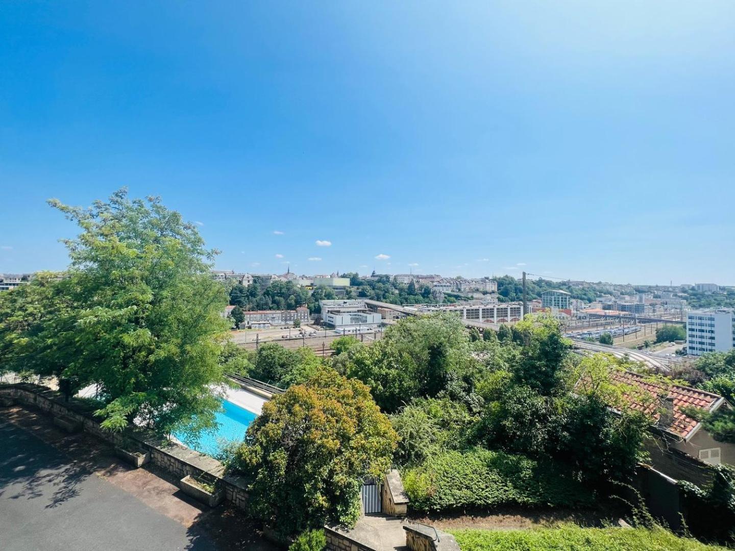 Le Retro - Splendide Appartement Poitiers Kültér fotó